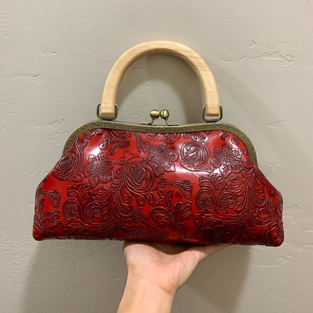 Vintage Style Handmade Genuine Leather Floral Embossed Wood Handle Kiss-lock Bag